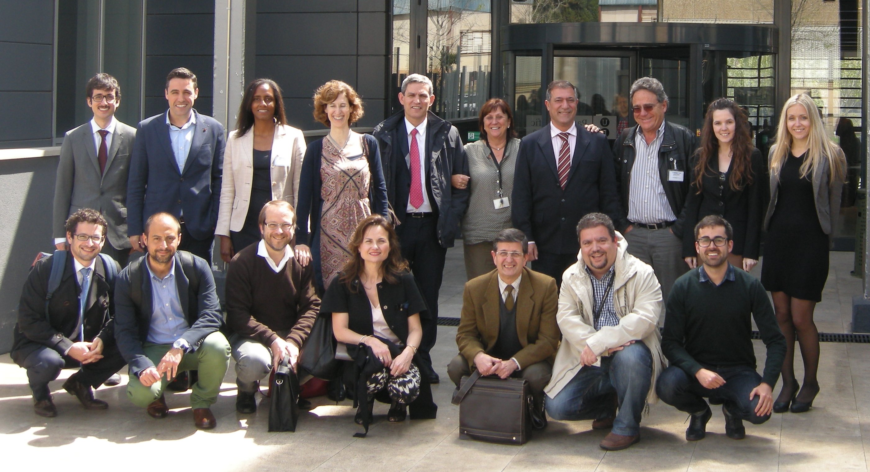 Imatge de grup dels representants de les empreses i institucions que formen part del projecte.