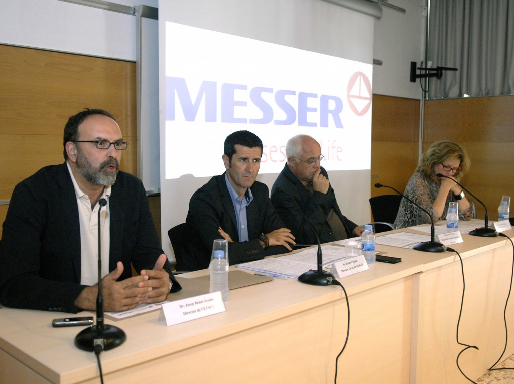 A la mesa d'esquerra a dreta, Josep Bonet, Rubén Folgado, Xavier Farriol i Teresa Pallarès.