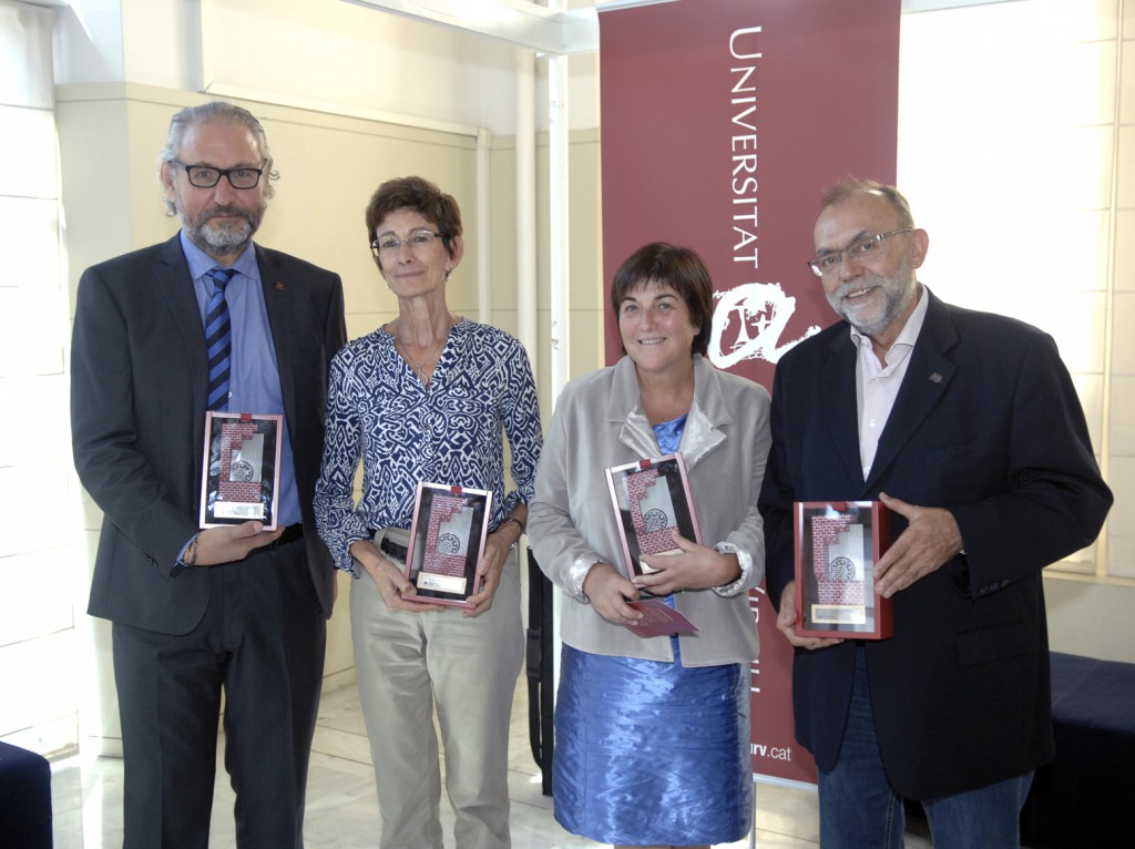 Els professors distingits enguany, d'esquerra a dreta: Azael Fabregat, Marta Schuhmacher, Rosa Solà i Joan Josep Pujadas.