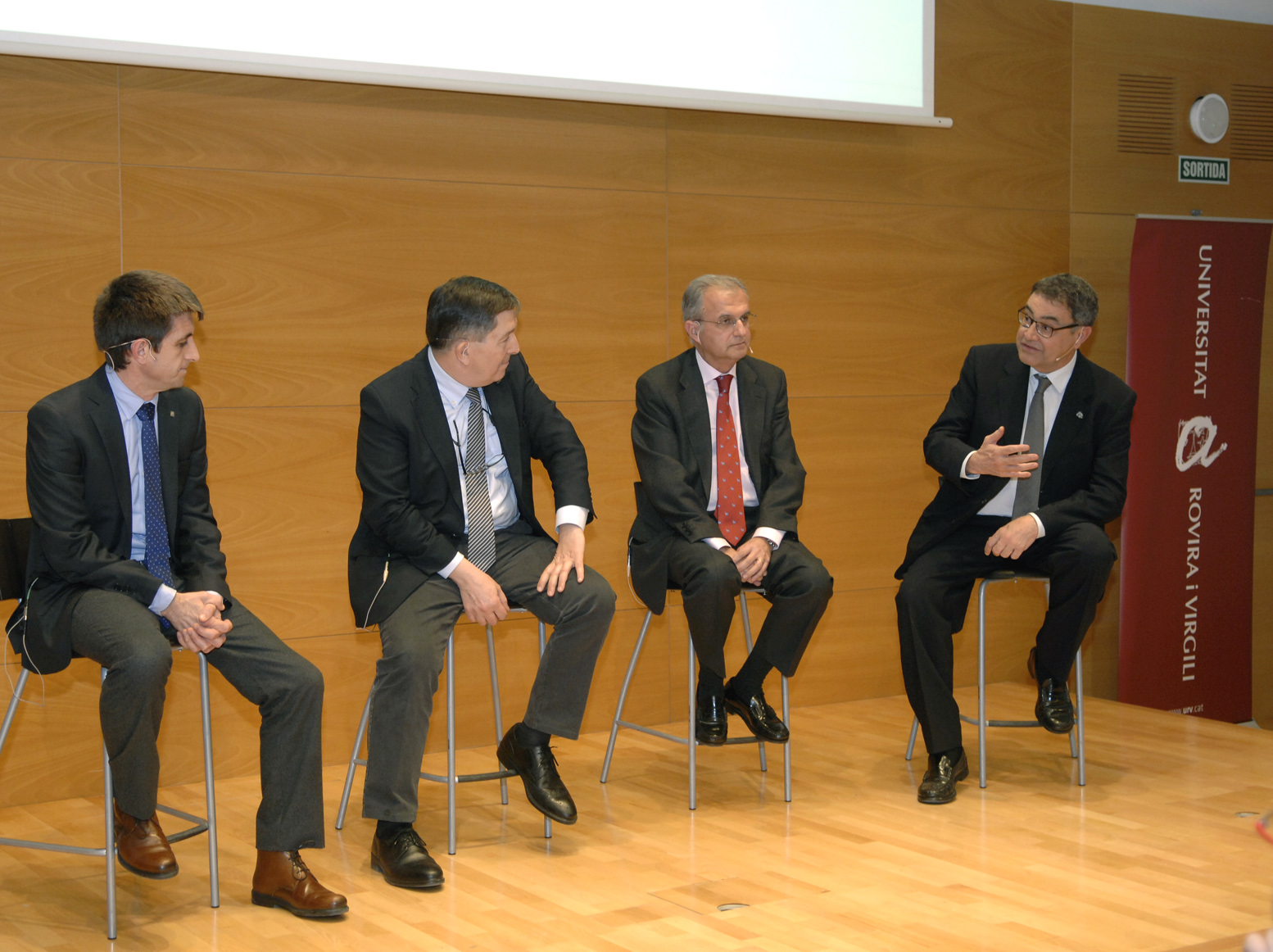 De izquierda a derecha, Xavier Pallarès, Josep Anton Ferré, Ignacio Egea y Joan Pedrerol, en la mesa redonda.