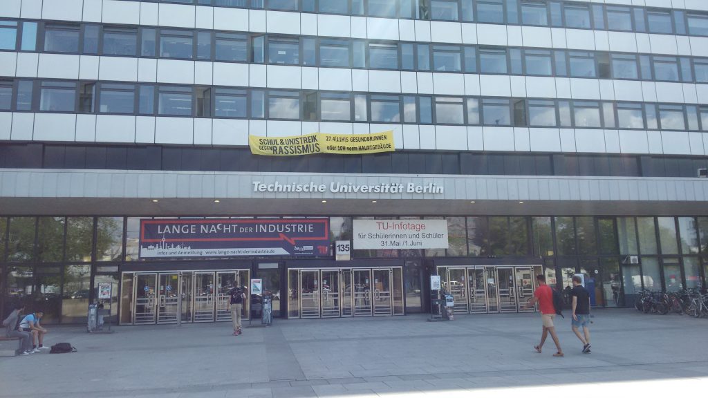 Façana de l'edifici principal de la Technische Universität Berlin