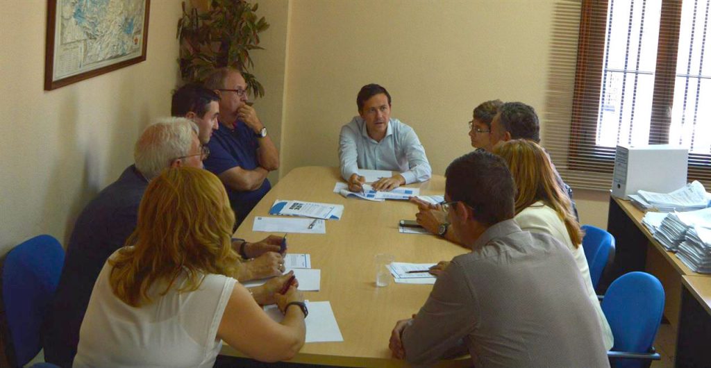 Reunión entre los investigadores de la URV encargados del estudio y miembros del gobierno local de Seseña