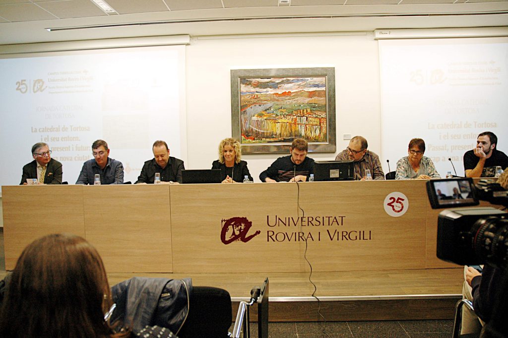 La Jornada va incloure una taula rodona en la qual hi van participar científics i representants d'institucions
