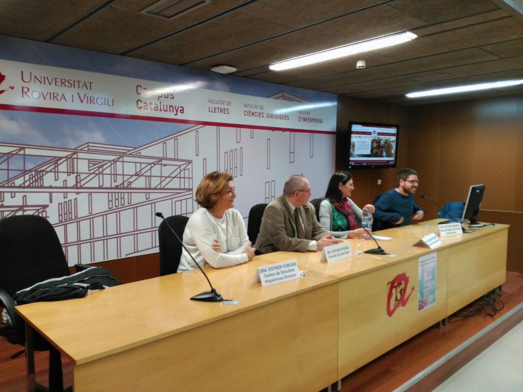 Mesa de l'acte d'acollida amb Esther Forgas, Antoni Pigrau, Roser Ricomà i Víctor Merino