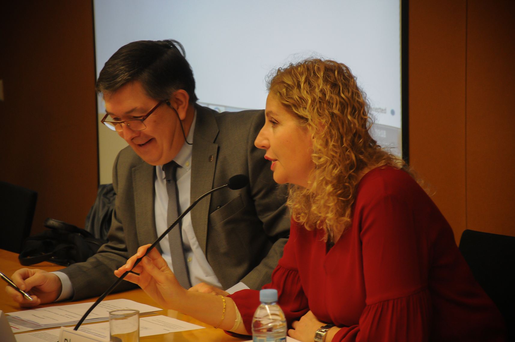 El rector de la URV, Josep Anton Ferré i la coordinadora del projecte, Blanca Deusdad. 