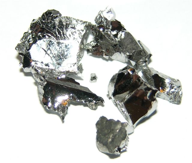 El wolframi és un material molt cotitzat que, barrejat amb ferro i carbó, es converteix en un acer extremadament dur.