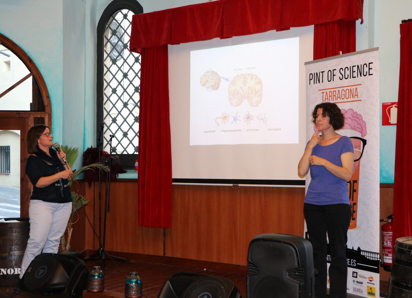 Algunes de les xerrades, con la de l'Elisabet Vilella, de l'Institut Pere Mata, es van traduir al llenguatge de signes. 
