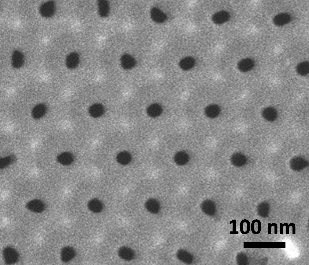 El sistema desenvolupat a la URV es basa en films d'alúmina nanoporosa.
