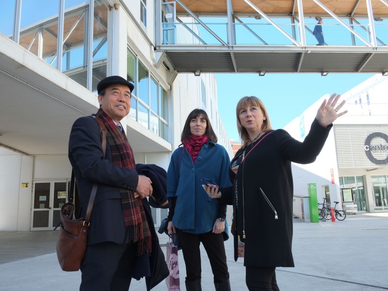 Los responsables de la Fundación Instituto Confucio de Barcelona con la vicerrectora de Internacionalización, de visita por el campus Cataluña.