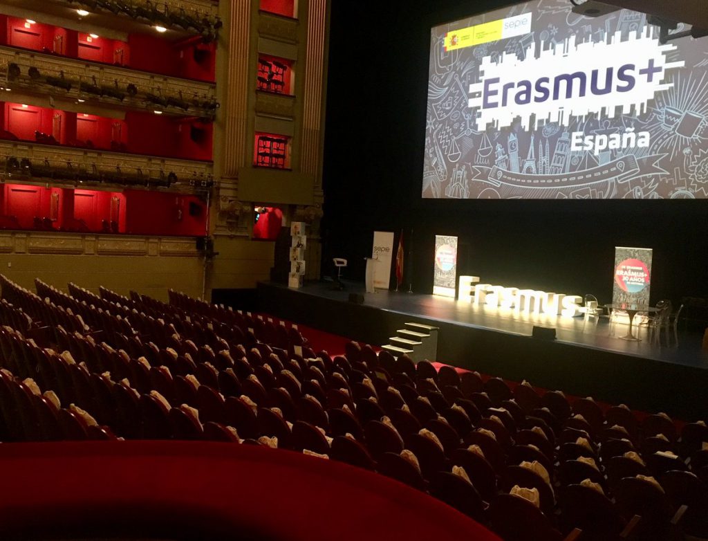 The session was held at the Teatro Real in Madrid.