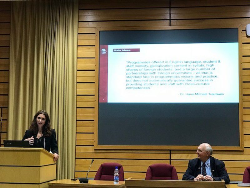 Marina Casals during her participation in the colloquium