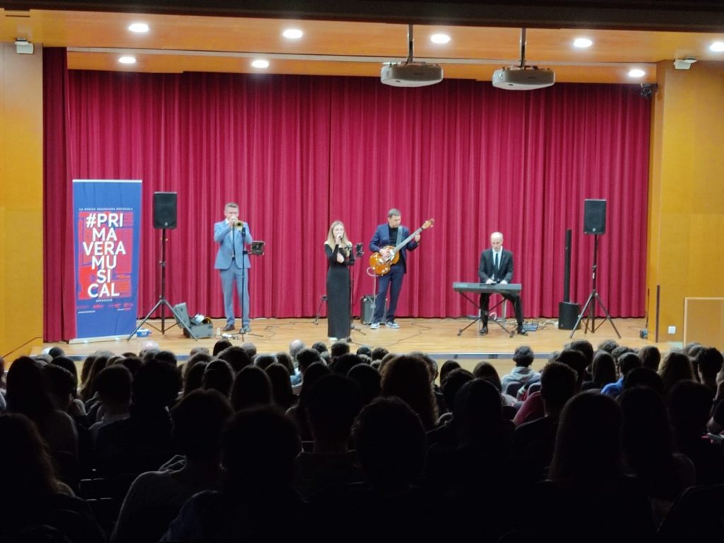 Actuació de Jazzmatiks a l'Aula Magna del campus Catalunya de la URV.