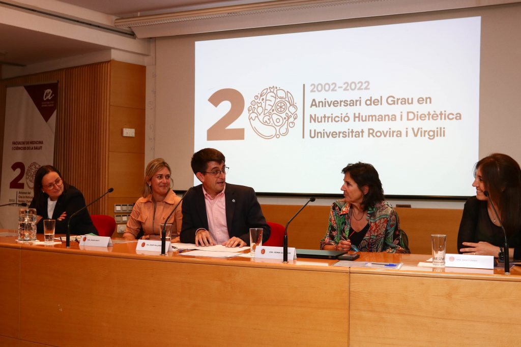 Fàtima Sabench, Rosa Martí, Josep Pallarès, Gemma Salvador i Nancy Babio.