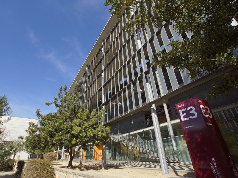Edifici dels laboratoris docents del campus Sescelades.