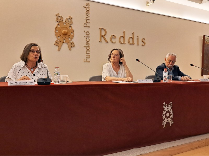 D'esquerra a dreta, Montserrat Duch (URV), Carme Buixeda (Fundació Reddis) i Lluís Miquel Pérez (Centre de Lectura), durant la presentació