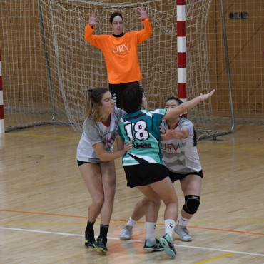 Partit de handbol amb l'equip de la URV