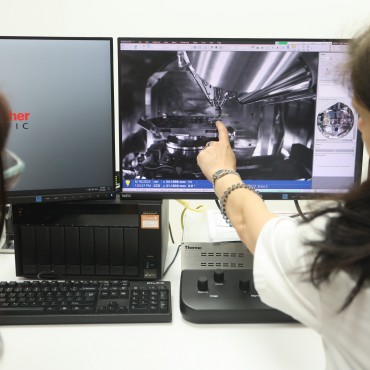 Imatges del microscopi de rastreig d’alta resolució de la Plataforma Nanotecnològica CatSud