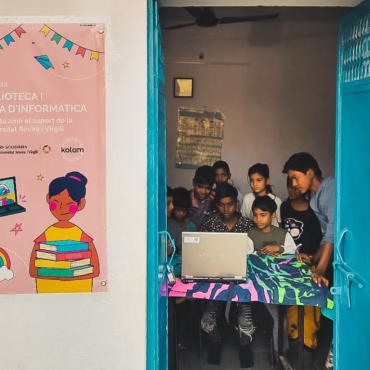 Biblioteca i aula d’informàtica de l’ONG Kolam, a l’Índia, amb el suport de la URV.