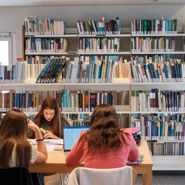 Estudiants al CRAI campus Catalunya