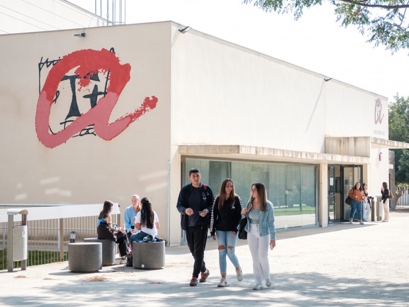 Passadís de la Facultat de Turisme i Geografia