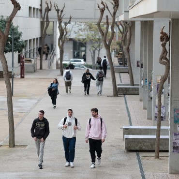 Entrada al campus Sescelades