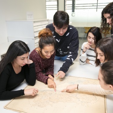 Sala de cartografia de la Facultat de Turisme i Geografia