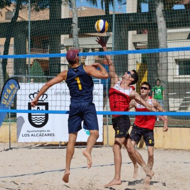 Partit de volei platja