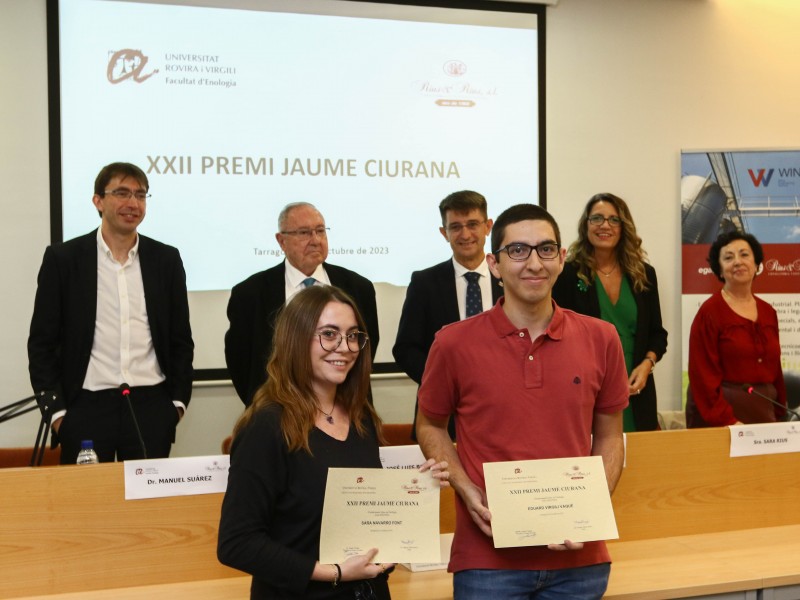Sara Navarro i Eduard Virgili, els guanyadors de la XXII edició del Premi d'Enologia Jaume Ciurana.