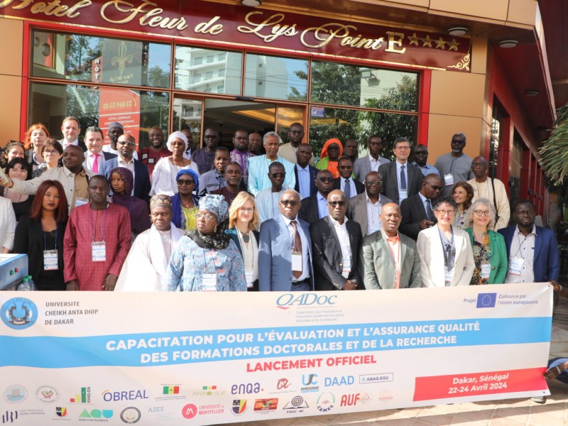 Participants en la reunió inicial del projecte “Capacitation pour l’évaluation et l’assurance qualité des formations doctorales et de la recherche (QADoc)” a Dakar.