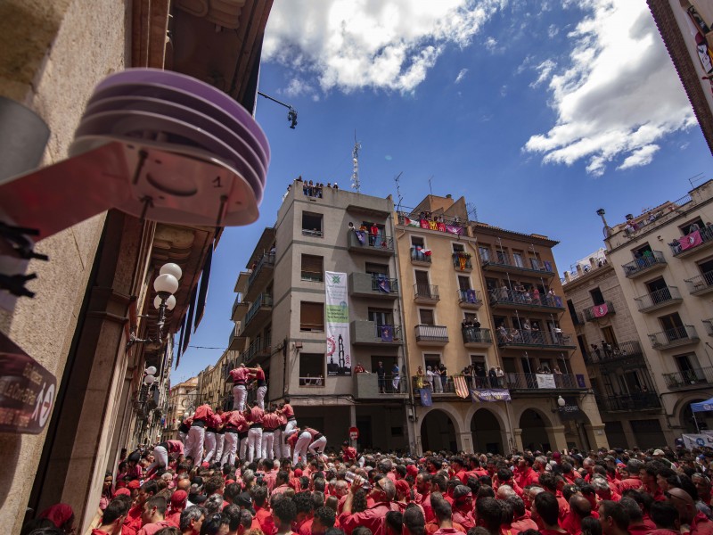 Sensor de temperatura instal·lat a la plaça del Blat de Valls durant la Diada de Sant Joan 2024.