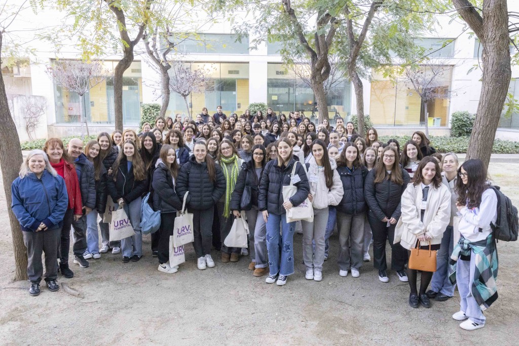 Prop d'un centenar de noies han participat en aquesta edició del Girls' Day.