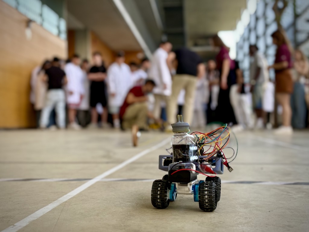 Un dels cotxes del concurs ChemEcar en funcionament.