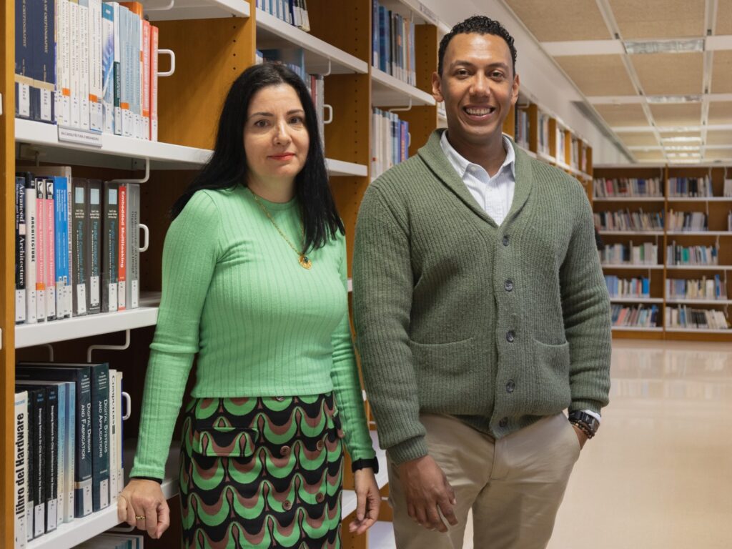 Fàbia Morales i Jorge Manuel Dueñas, del Departament de Psicologia, han participat en la recerca.