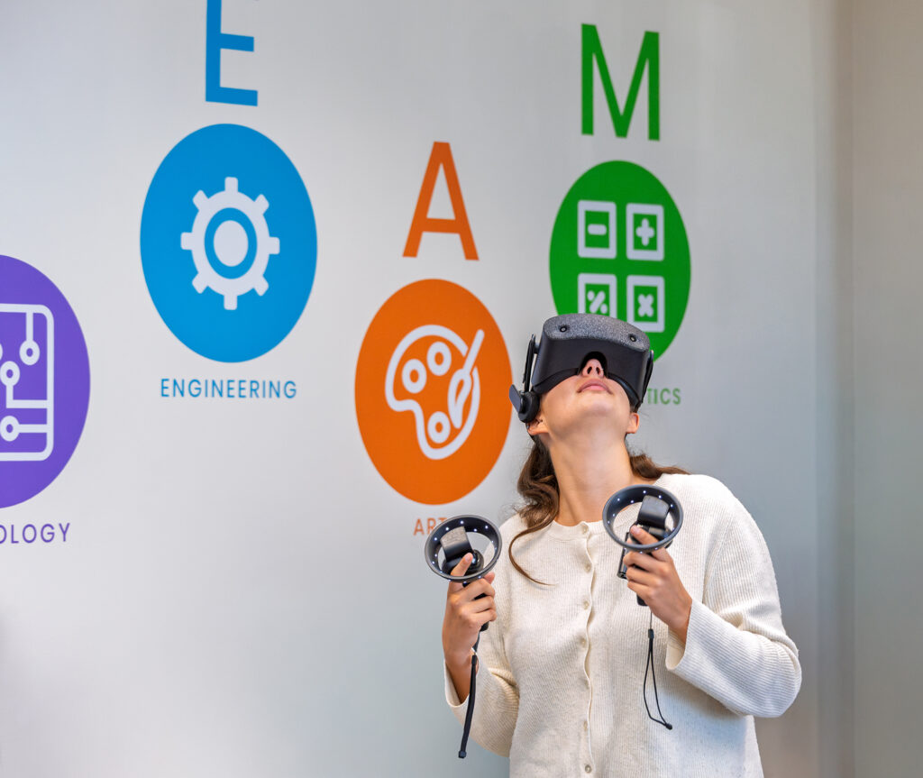 Simulació amb ulleres de realitat virtual (VR) a l'Aula IDEES, Tortosa