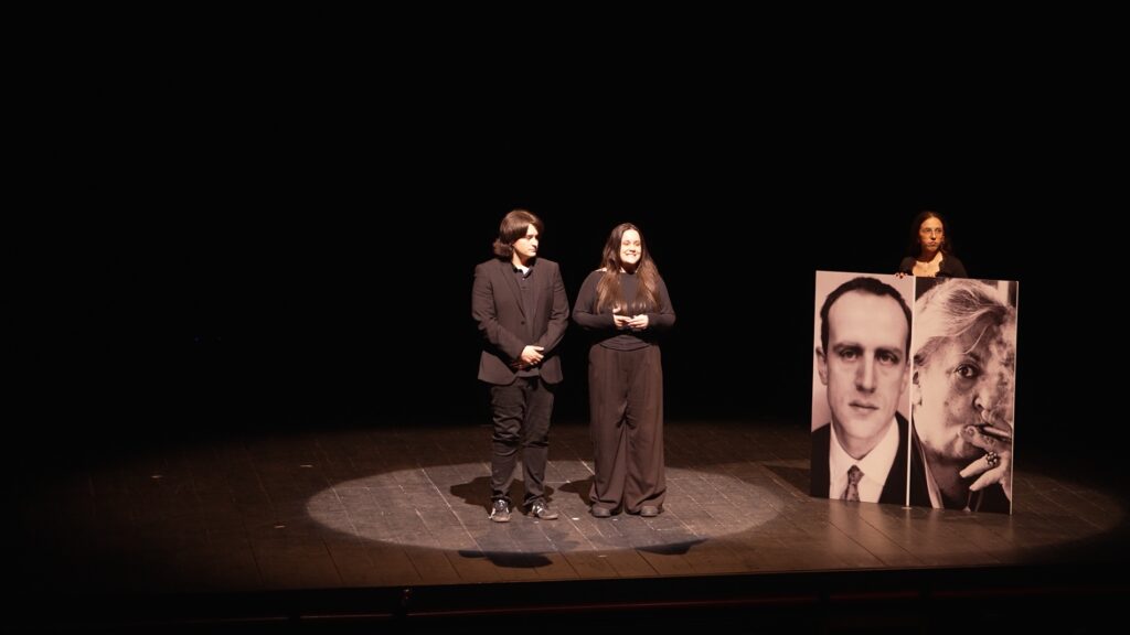Representació de "Maria Aurèlia Capmany vs. Boris Vian", a càrrec de l'Aula de Teatre de la URV. 