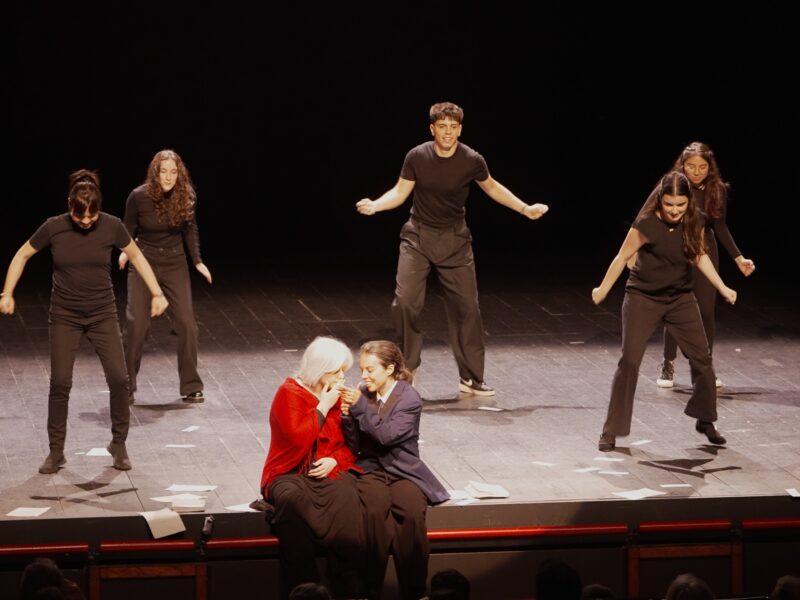 Un moment de l'obra "Maria Aurèlia Capmany vs. Boris Vian", al Teatre Tarragona.