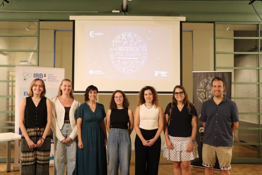 Investigadores que van participar a la sessió de microxerrades de Reus.