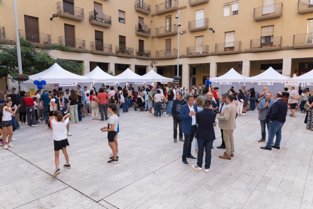 Fira de tallers de la Nit Europea de la Recerca a Tortosa.