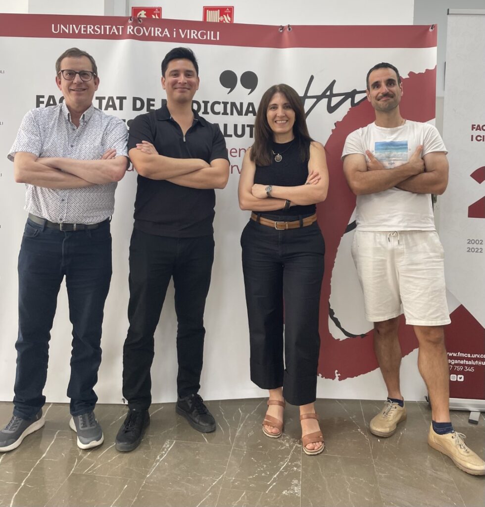D'esquerra a dreta, Jordi Salas-Salvadó, Josué A. Pérez Acosta, Nancy Babio i Jesús F. Garcia-Gavilán, que han participat en l'estudi.
